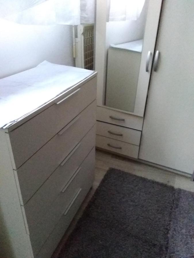 2 Pieces Idealement Placee Dans Le Centre Menton Exterior foto